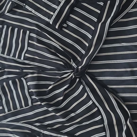 Button Down shirt - Picture 2 of 4